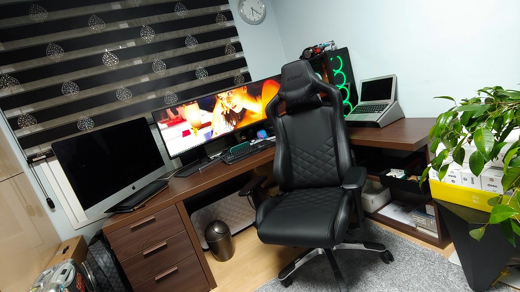 How hard is it to put together a gaming chair?