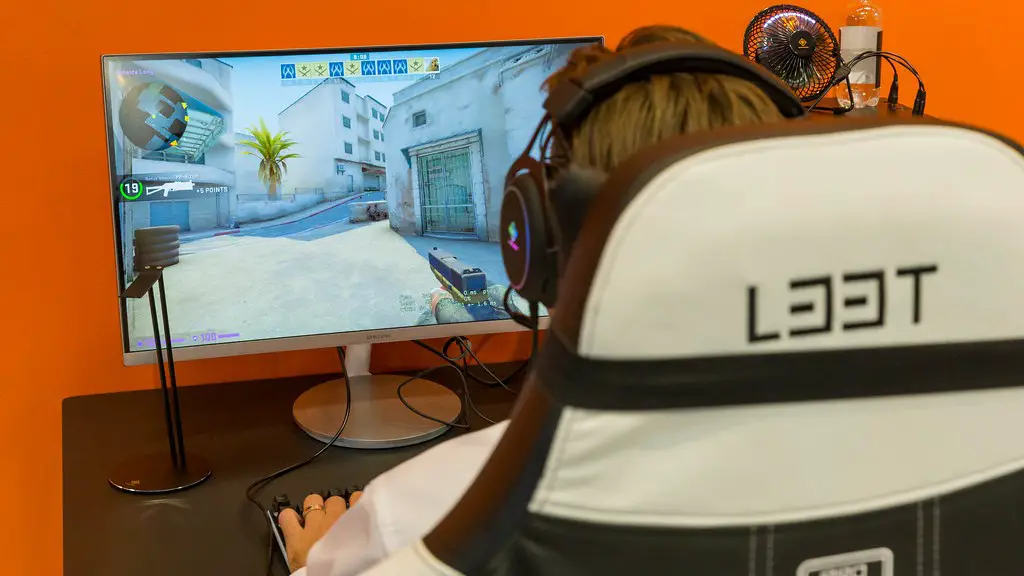 How To Hold A Gaming Keyboard