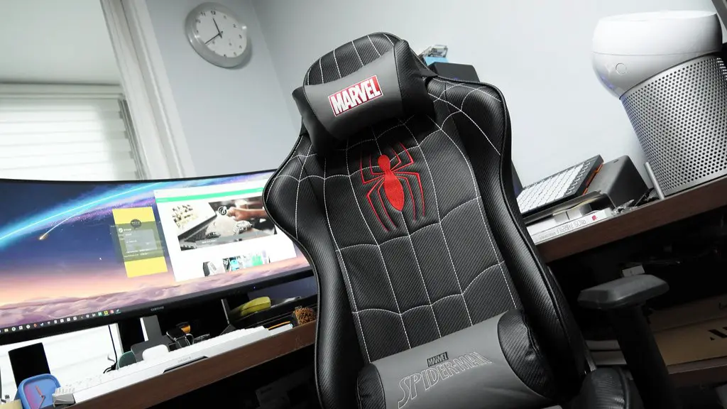 How to secure casters on the helux gaming chair?