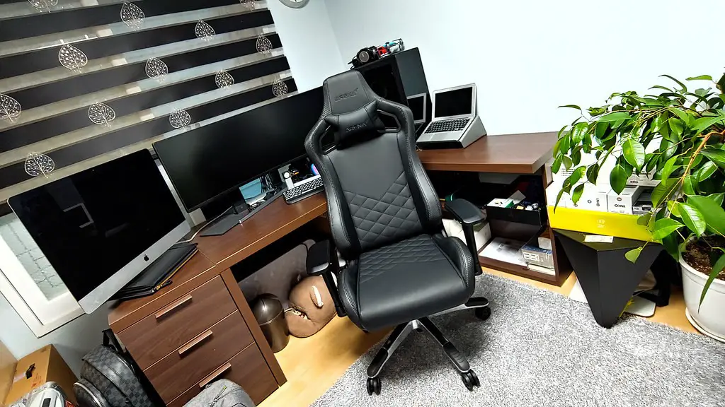 How to provent gaming chair from lowering?